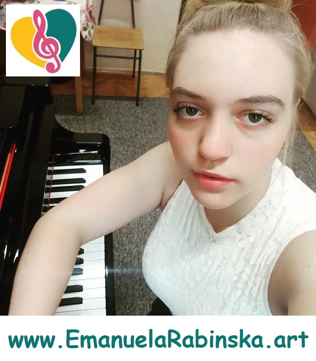 Pianistka Emanuela Rabinska podczas komponowania piosenki.