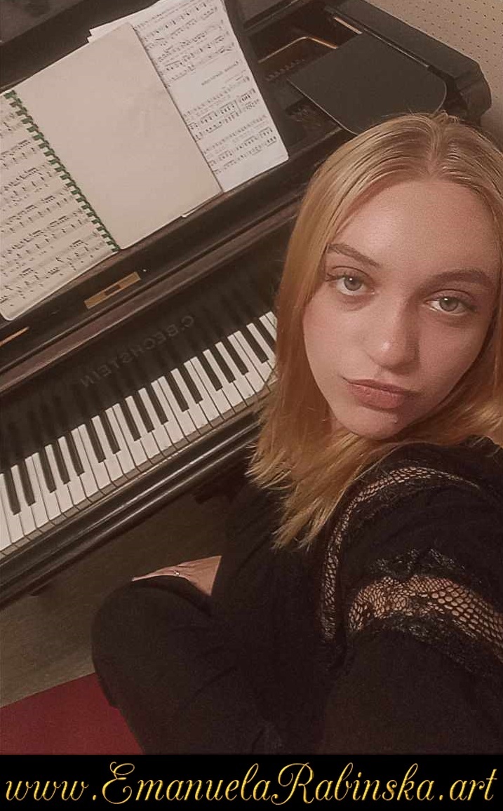 Pianistka i kompozytorka Emanuela Rabinska